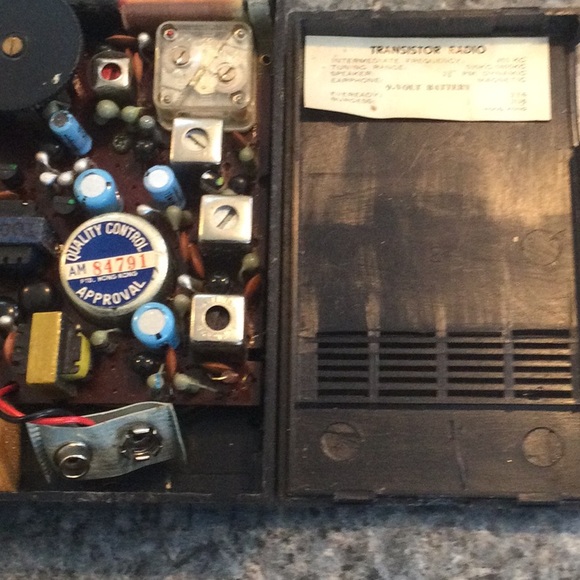 Vintage Falcon solid state 14 transistor pocket radio. 1960-70’s. Works. - Picture 7 of 8